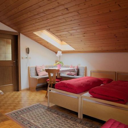 אורטיסיי Holiday Apartments Costanzi מראה חיצוני תמונה