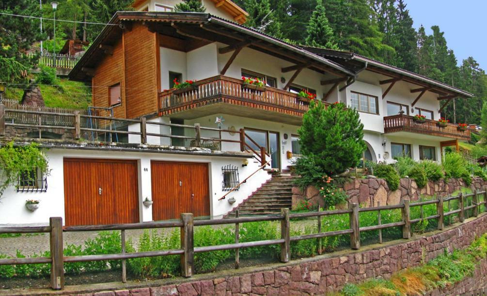 אורטיסיי Holiday Apartments Costanzi מראה חיצוני תמונה