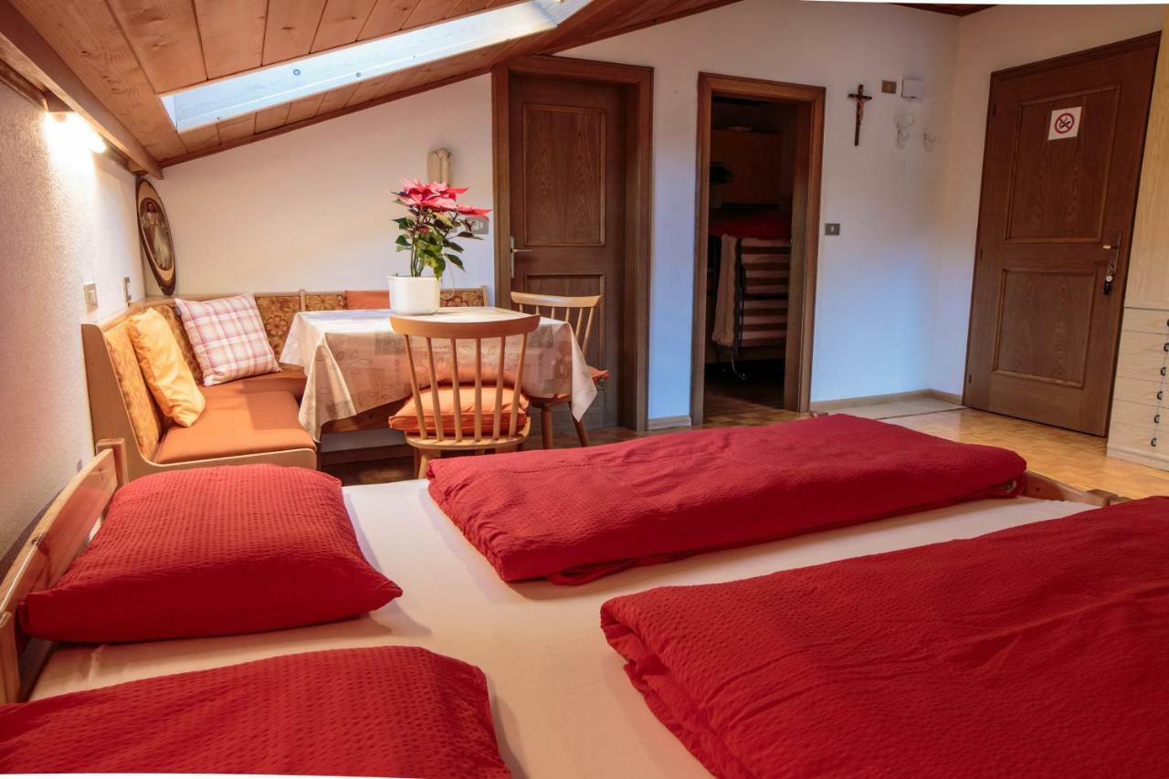 אורטיסיי Holiday Apartments Costanzi מראה חיצוני תמונה